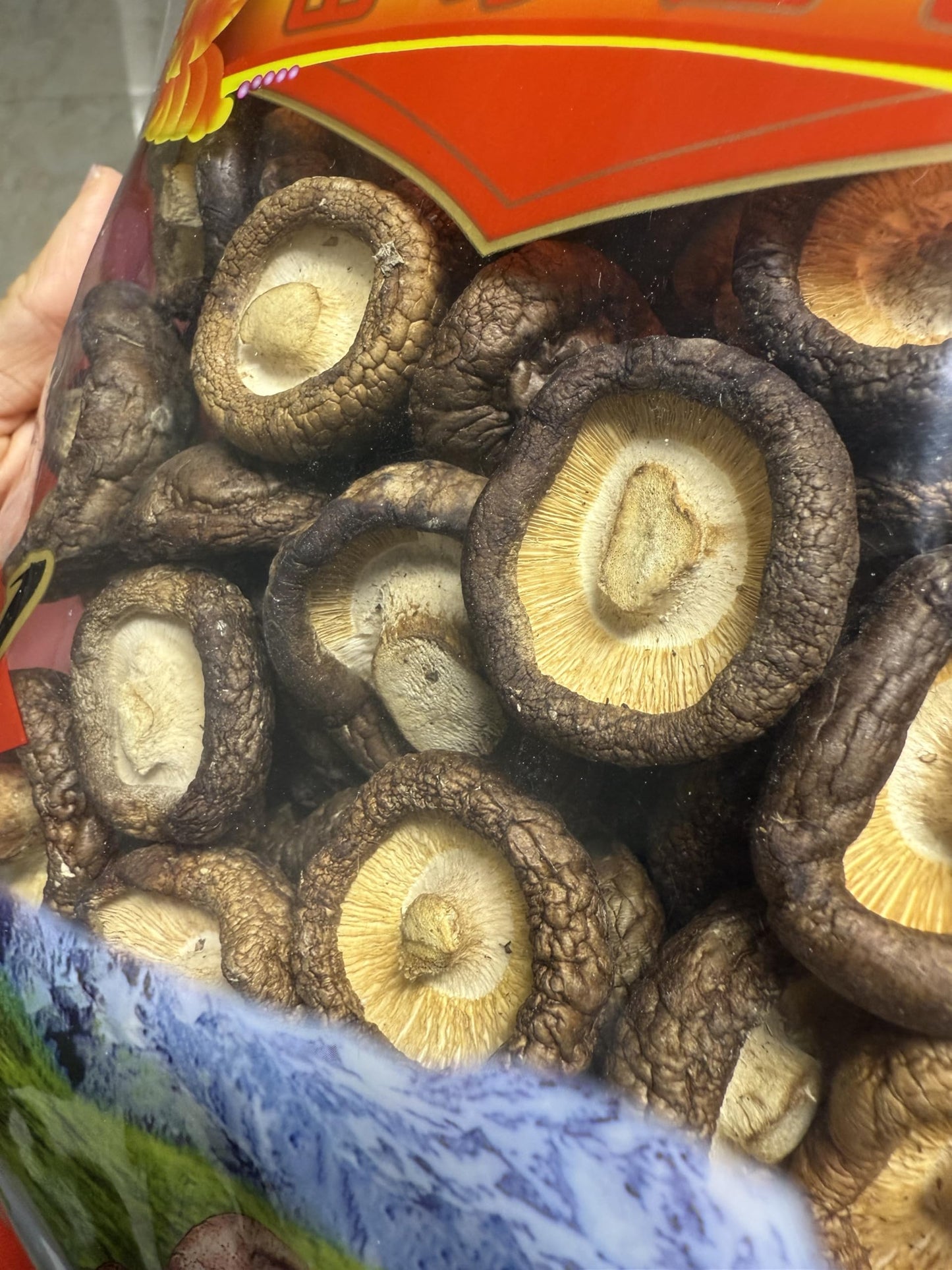 QIXINLIZYY Dried Shiitake Mushrooms, 16 oz (500g), Organic, Soft Texture, Ideal for Cooking and Snacking
