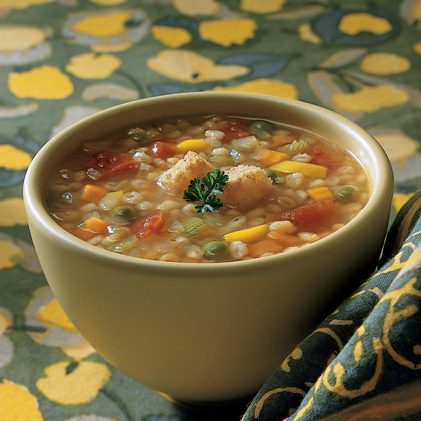 Amy’S Soup, Vegan Vegetable Barley Soup, Low Fat, Made With Organic Tomatoes, Carrots And Celery, Canned Soup, 14.1 Oz (12 Pack)