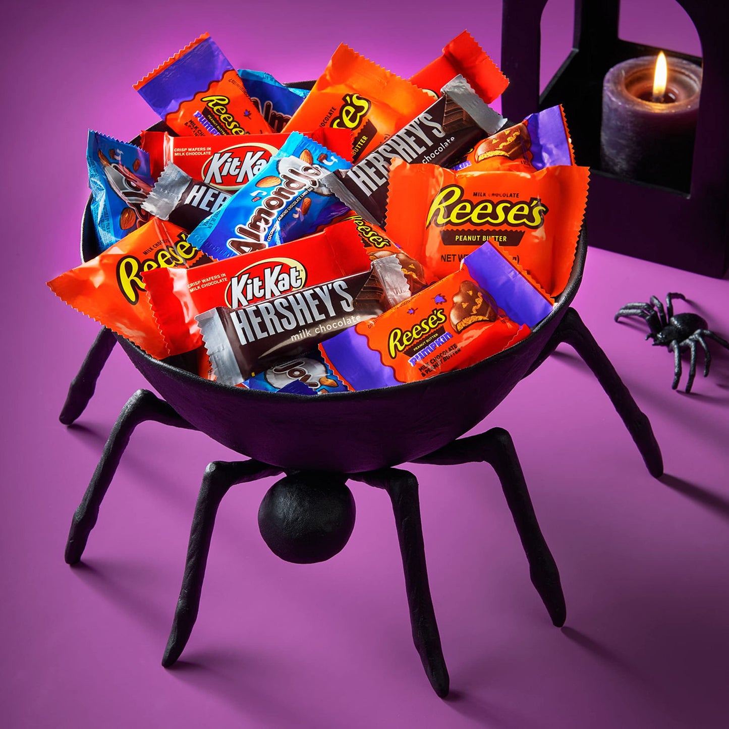 Hershey Assorted Chocolate Flavored Snack Size  Halloween Candy Bag  21.8 oz (40 Pieces)