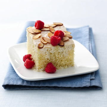 Betty Crocker Favorites Super Moist Vanilla Cake Mix, Holiday Baking, 13.25 oz (Pack of 12)