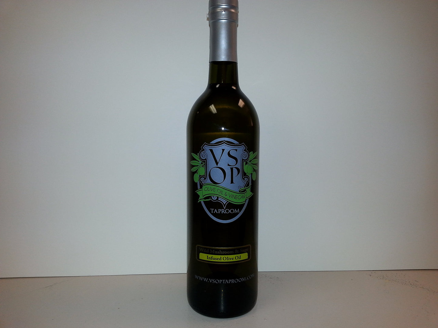 VSOP Organic Wild Mushroom & Sage Infused Extra Virgin Olive Oil, 750 ml / 25.36 oz