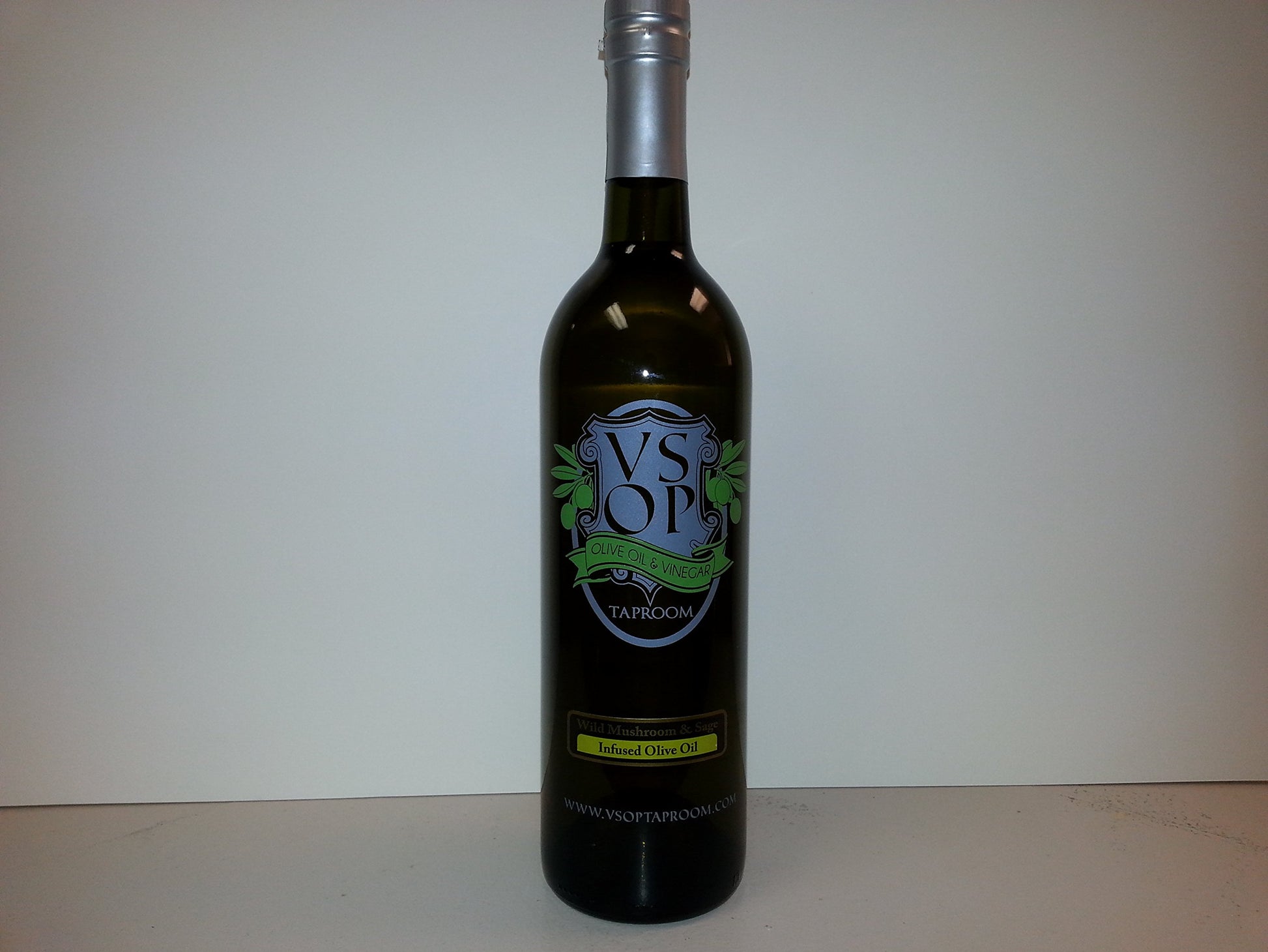 VSOP Organic Wild Mushroom & Sage Infused Extra Virgin Olive Oil, 750 ml / 25.36 oz