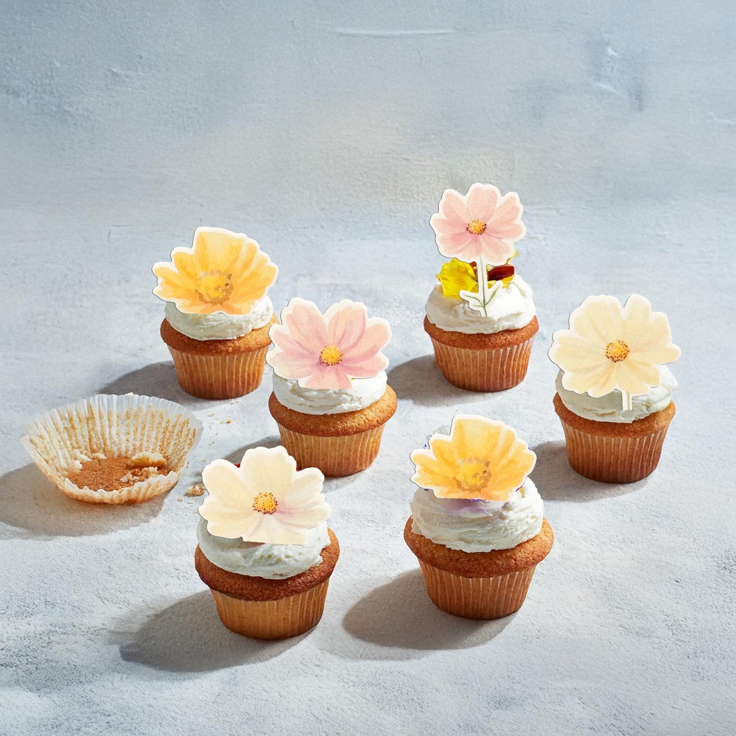 Ephlyn 50Pcs Edible Flower Cupcake Toppers Wafer Paper Spring Bridal Engagement Baby Shower Birthday Party Cupcake Picks Anniver