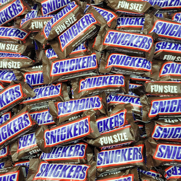 Yummy Chew Snickers Fun Size Candy Bars - Bulk Pack of 25 - Individually Wrapped Chocolate Candy