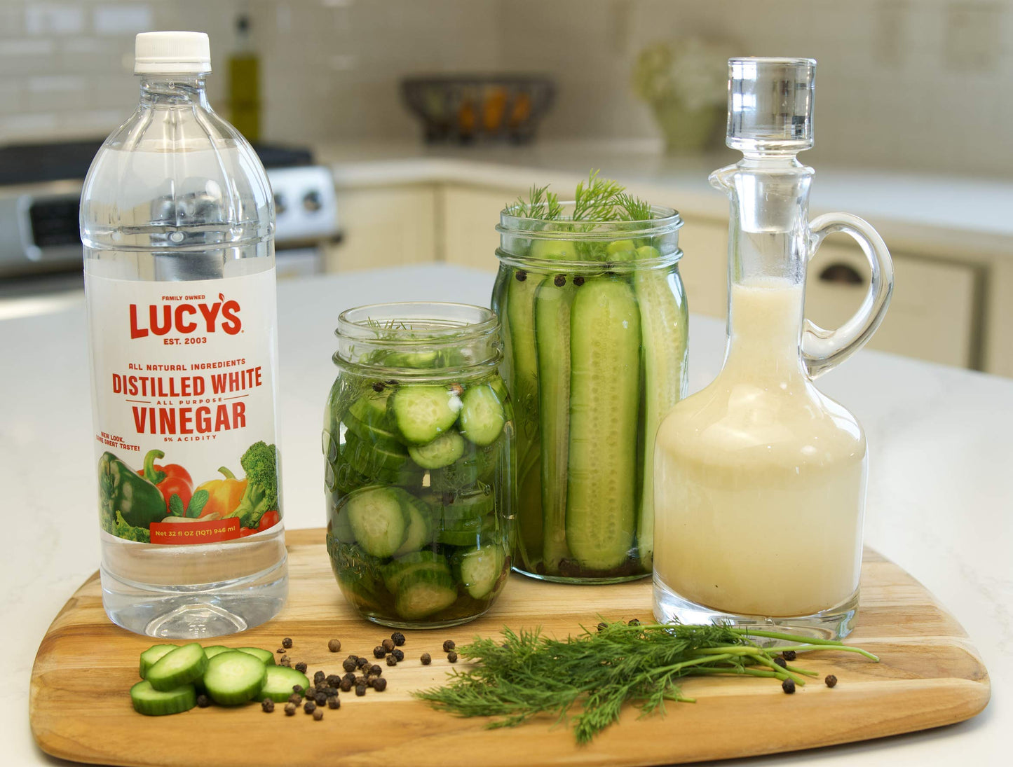 Lucys Family Owned - Natural Distilled White Vinegar, 32 oz. bottle (Pack of 2) - 5% Acidity