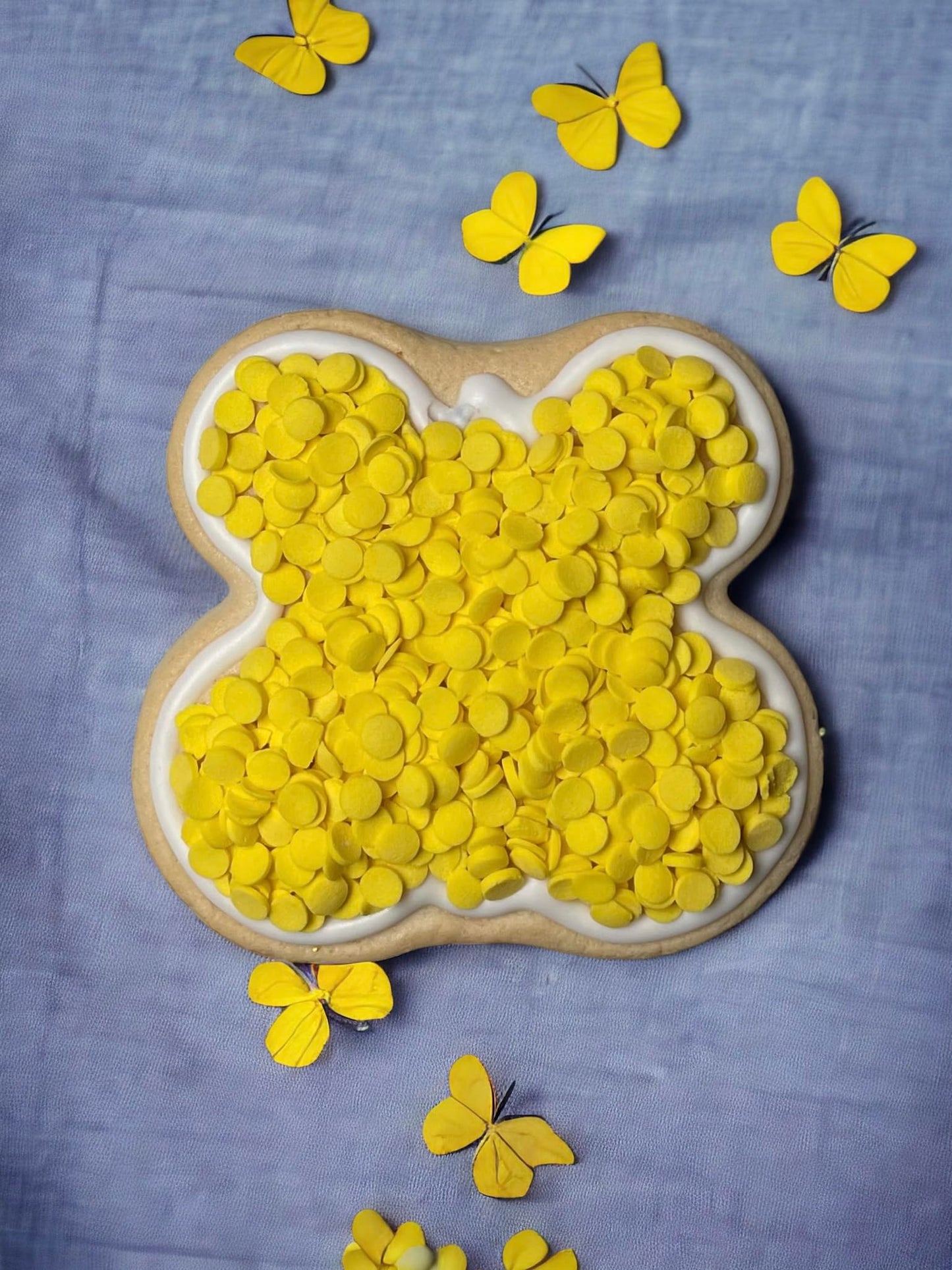 Edible Accents Yellow Sequins - Confectionery Accents, Gluten Free, Egg Free, Nuts Free, Kosher, Fancy Sprinkles Medley Mix, For