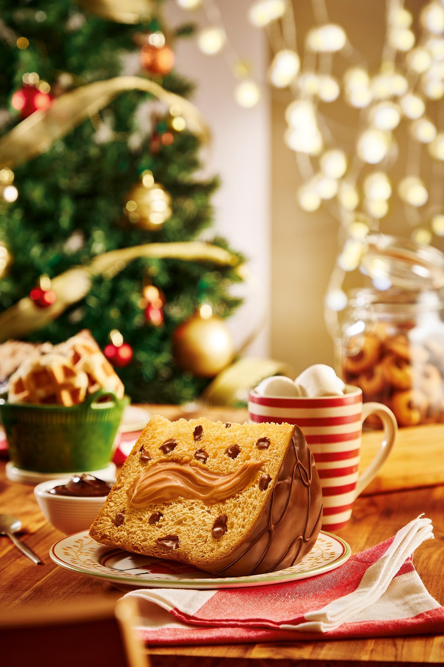 Bauducco Chocottone Peanut Butter Cake - Moist Italian Recipe, Fudge Topping, 16 oz (Pack of 1)
