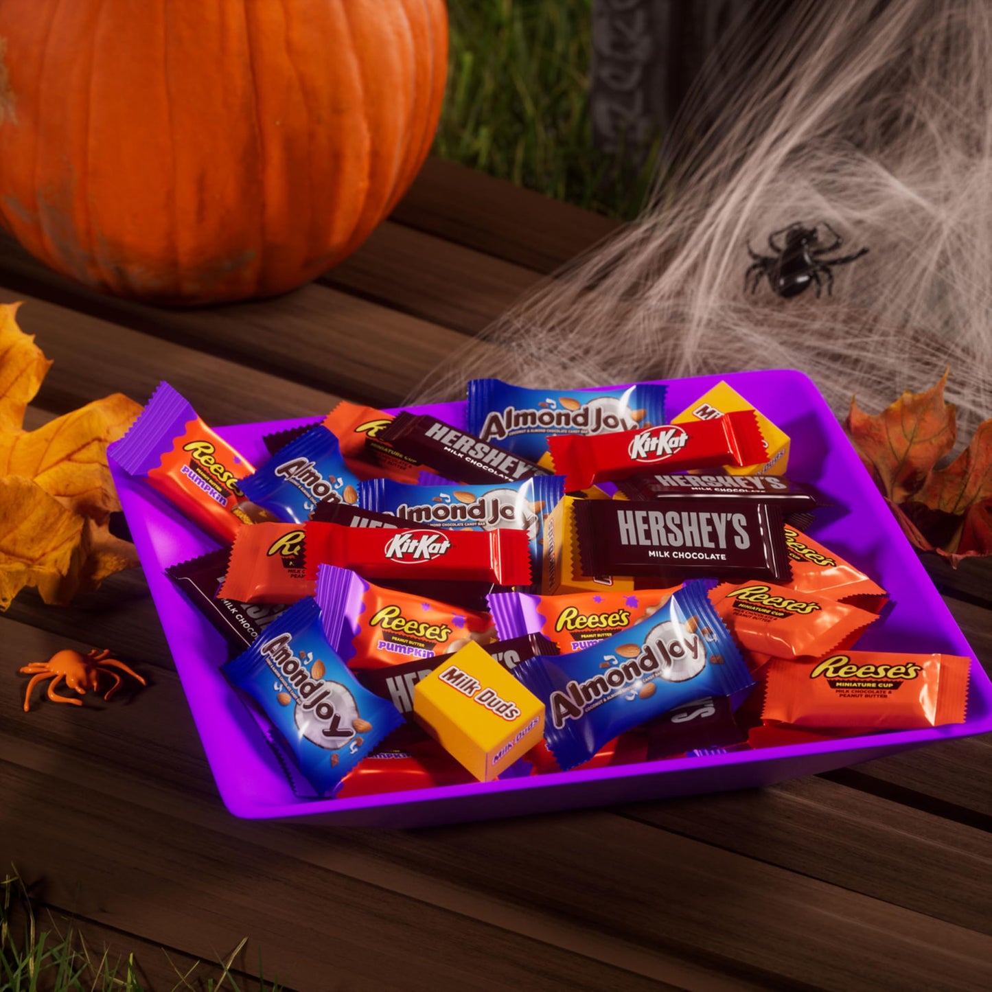 HERSHEYS Assorted Flavored, Halloween Candy Bag, 23.05 oz (55 Pieces)