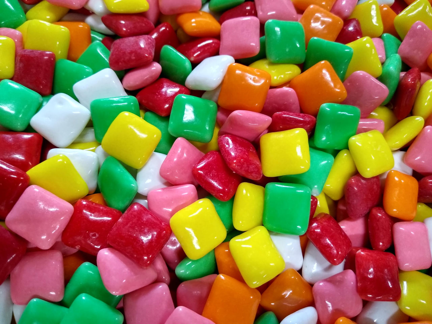 Chiclet Gum - 1 lb of Fresh Delicious Fruti Flavored Square Tab Crunchy Shell Chewing Gum