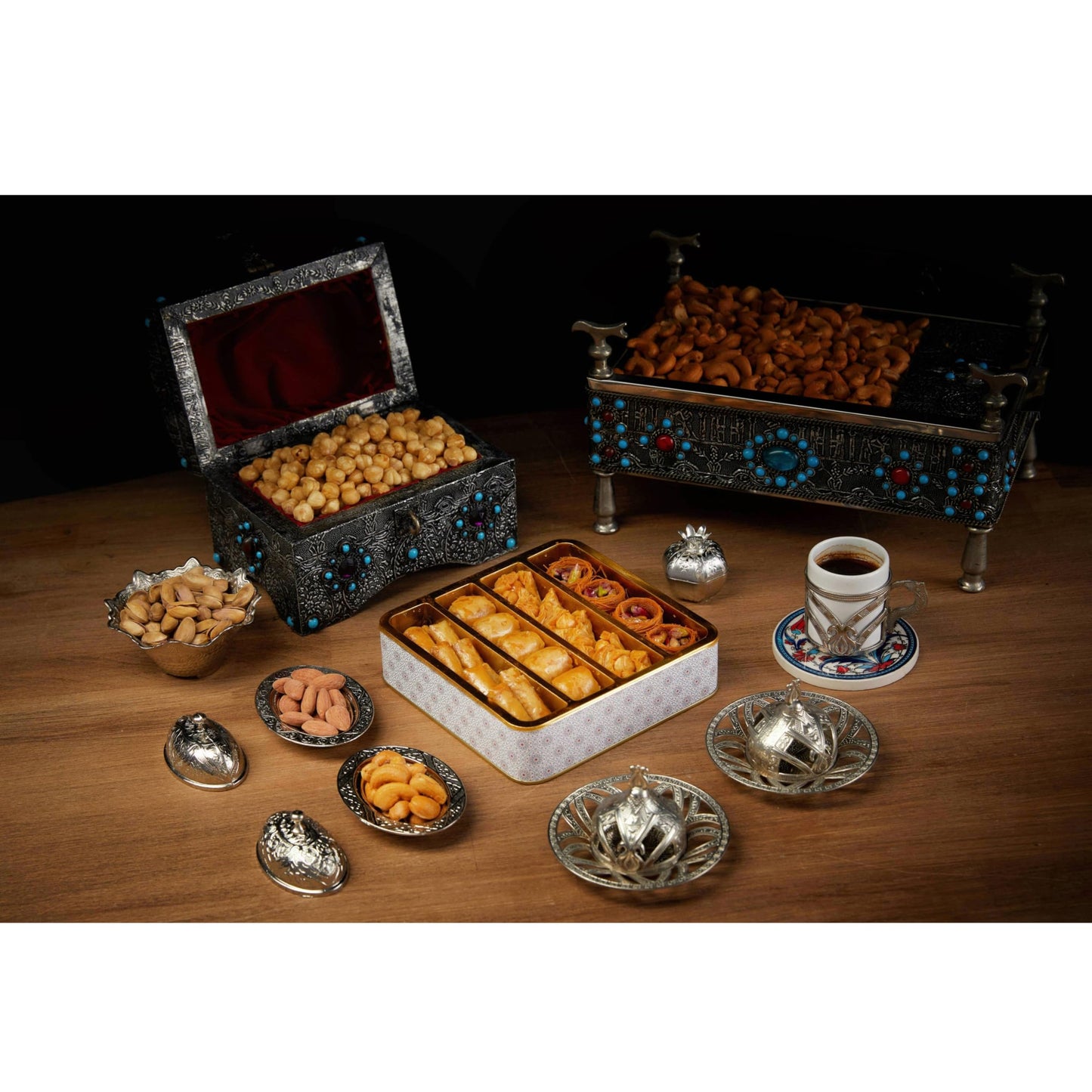 Sarah'S Candy Factory Assorted 0.5 Lb Premium Baklava Pastry Gift Box Halal Snacks, 250 Gr In A Metal Box, Turkish Dessert Ideal