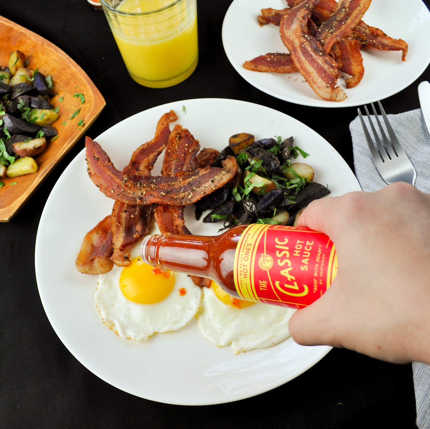 Hot Ones The Classic Hot Sauce Made With Natural Ingredients & Strong Flavors From Organic Chile De Arbol Peppers, 5 fl oz Bottl