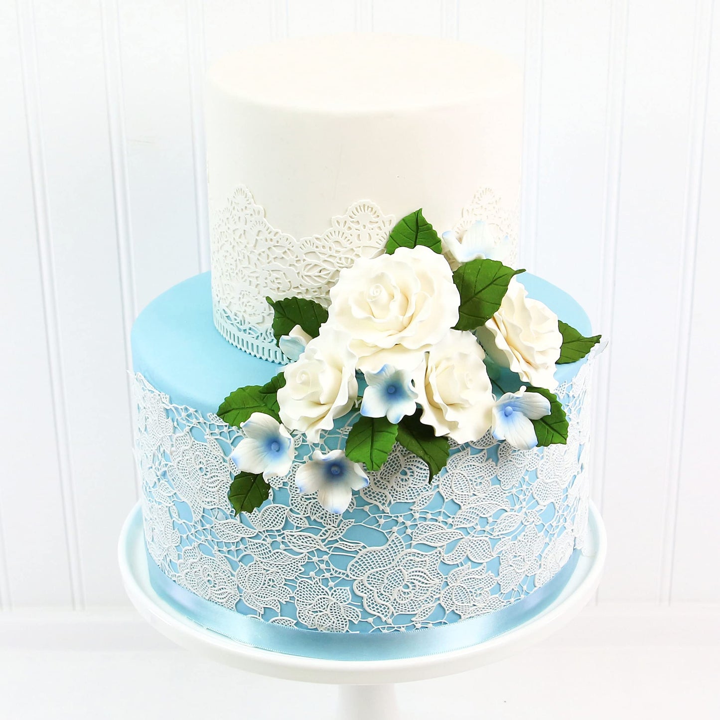 Global Sugar Art Hydrangea Blossom Sugar Cake Flowers, White With Blue - Wired- 36 Count By Chef Alan Tetreault