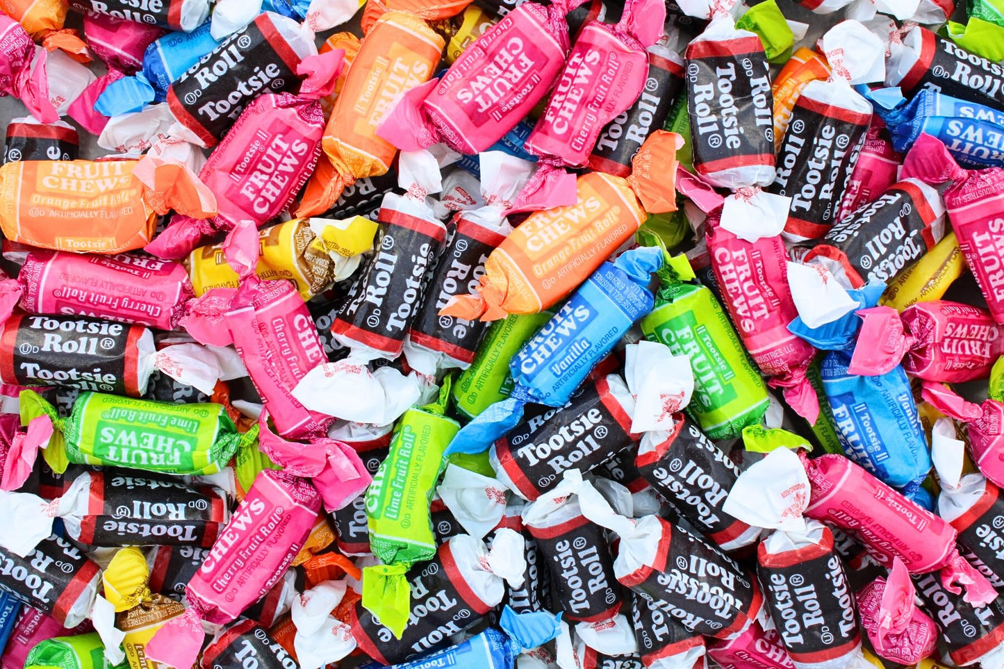 Assorted Flavored Mini Tootsie Rolls - Bulk Tootsie Rolls Candy, Individually Wrapped Assorted Flavor Midgee Fruit Chews, by Que