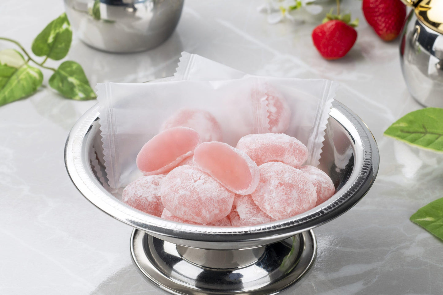 Seiki Japanese Mochi, Premium Traditional Rice Cakes, Wagashi Food Candy Sweets (Strawberry)