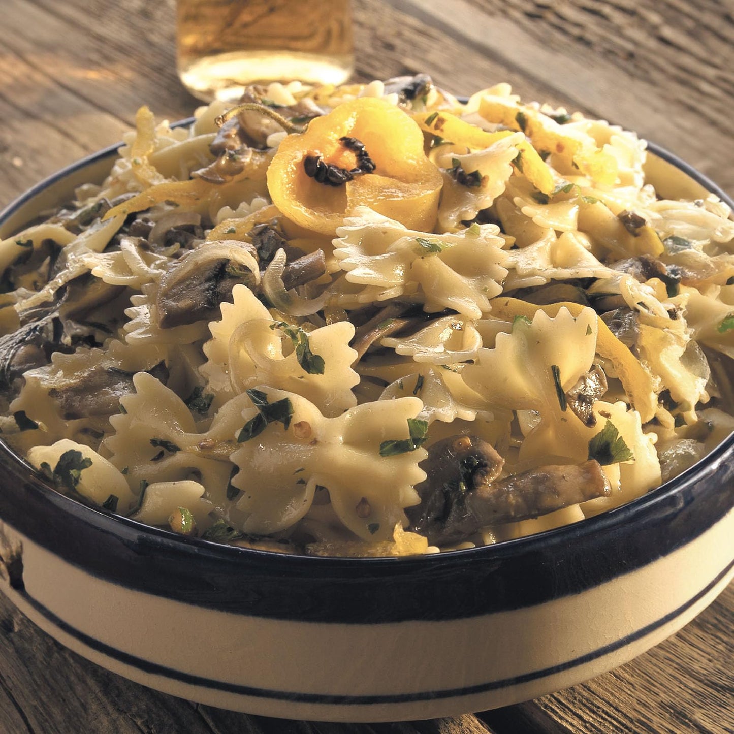 La Moderna, Corbata, Pasta, Hecha Con S  Mola De Trigo Durum, Enriquecida Con Vitaminas Y Hierro, 7 Oz