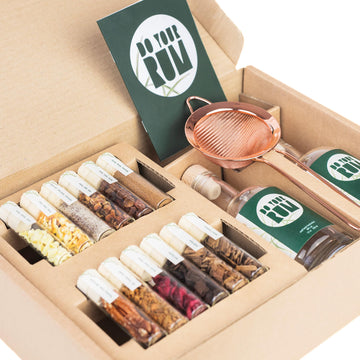 DO YOUR GIN Making Kit | DIY Gift Set | 12 Botanicals | 1400 grams | Perfect Gift for Men & Women