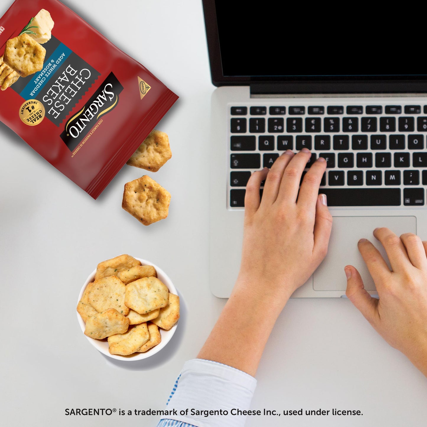 Sargento Cheese Bakes Aged White Cheddar and Rosemary Crackers, Cheese Crackers, Lunch Snacks, 4.5 oz