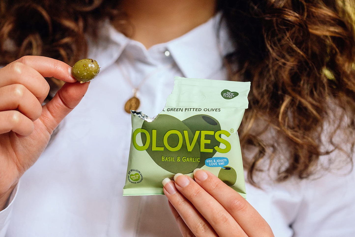 Poshi Green Pitted Olives | Basil & Garlic | Vegan, Kosher, Gluten Free + Keto Friendly, Fresh, Low Calorie Healthy Snacks | (30 Pack, 1.1Oz Bags)