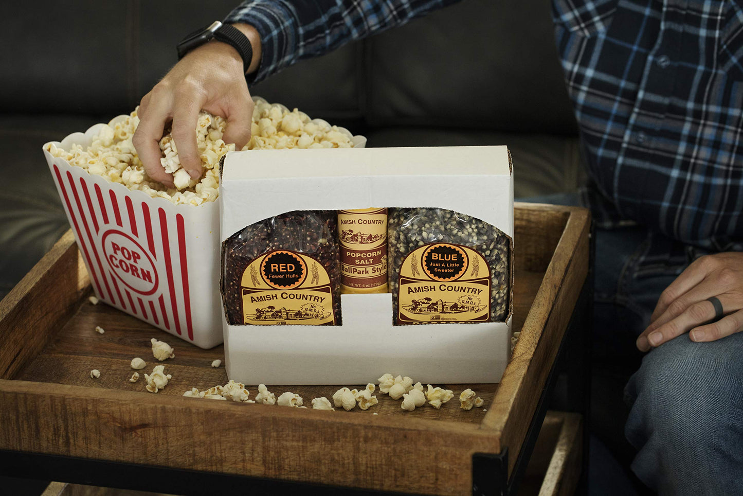 Amish Country Popcorn | 2-2 lb Bags | Red and Blue Popcorn Kernels with Cheddar Cheese Seasoning Variety Set | Old Fashioned, No