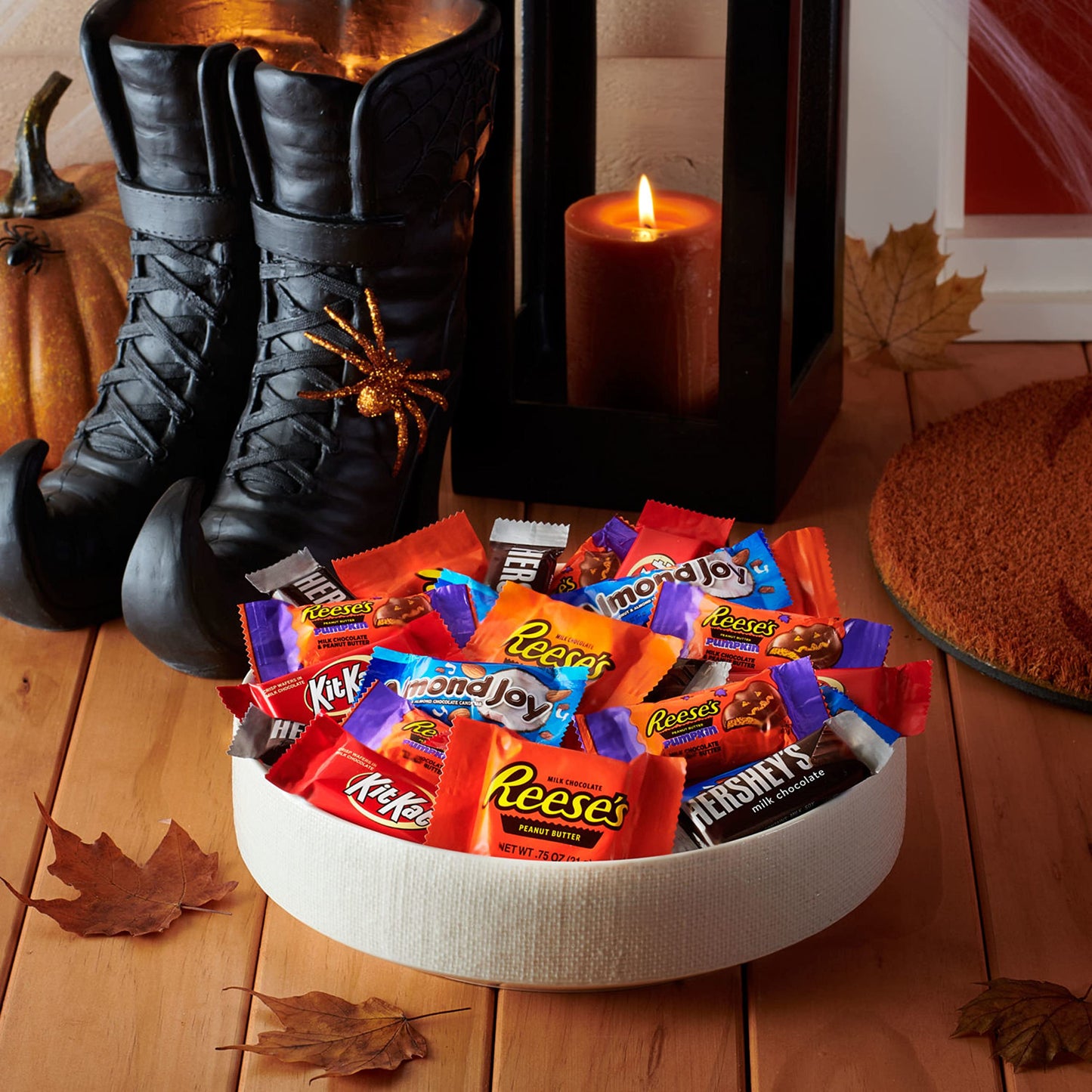Hershey Assorted Chocolate Flavored Snack Size  Halloween Candy Bag  21.8 oz (40 Pieces)