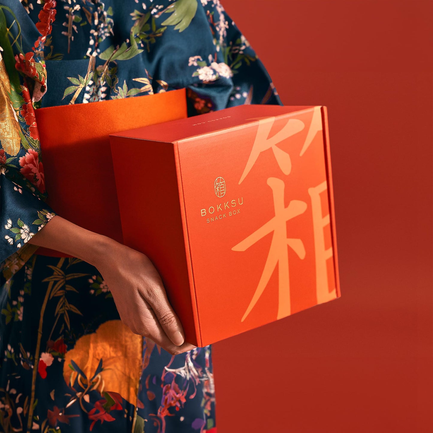Bokksu Seasons of Japan Snack Box - 1-Piece Tea + 22-Piece Snacks from Japan - Authentic Japanese Food Box with Cookies  Chips  Mochi  ers  Tea  and More