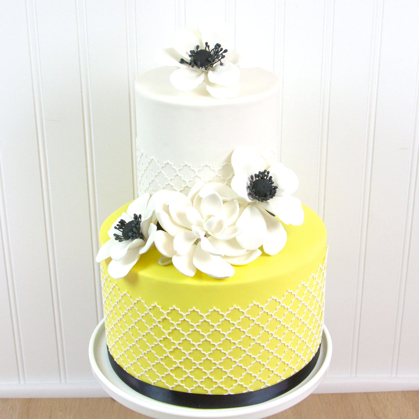 Global Sugar Art Poppy Anemone Sugar Cake Flowers White With Black Center, 3 Count By Chef Alan Tetreault