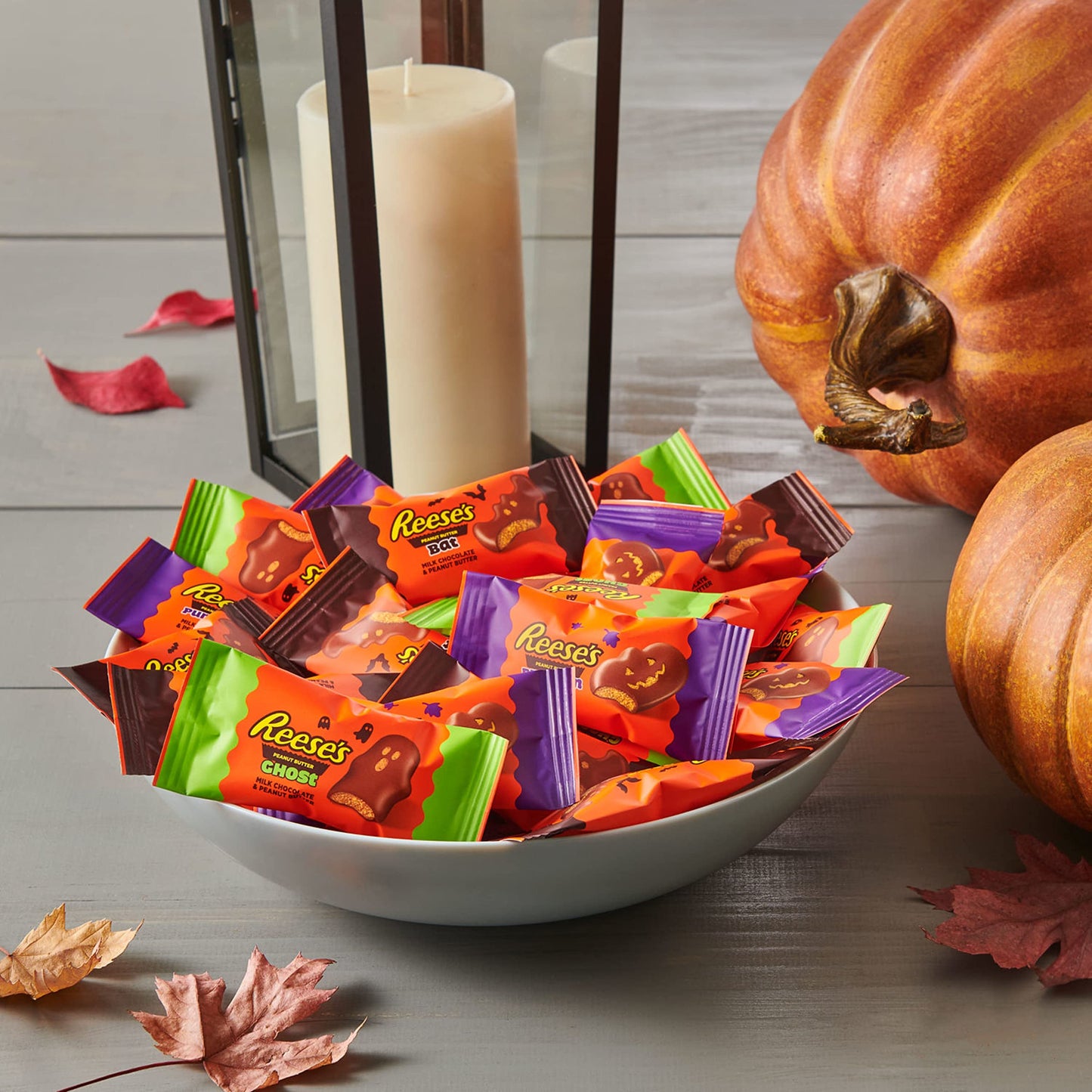 REESES Assorted Milk Chocolate Snack Size Peanut Butter Shapes, Halloween Candy Bag, 9 oz