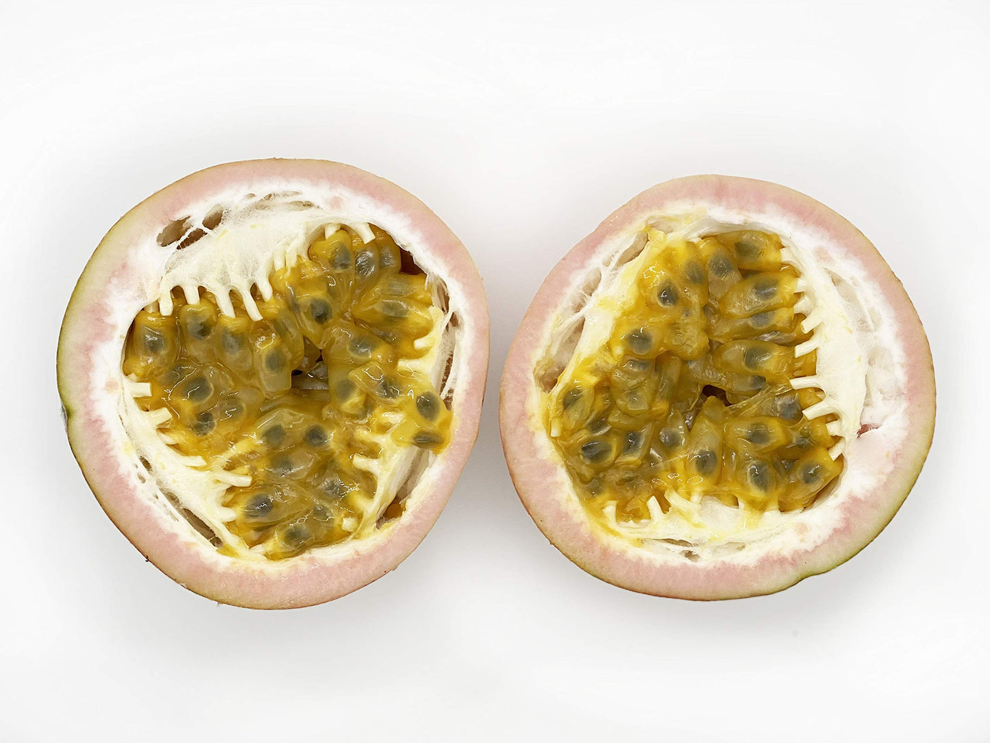 Melissas Fresh Passion Fruits, 1 Dozen