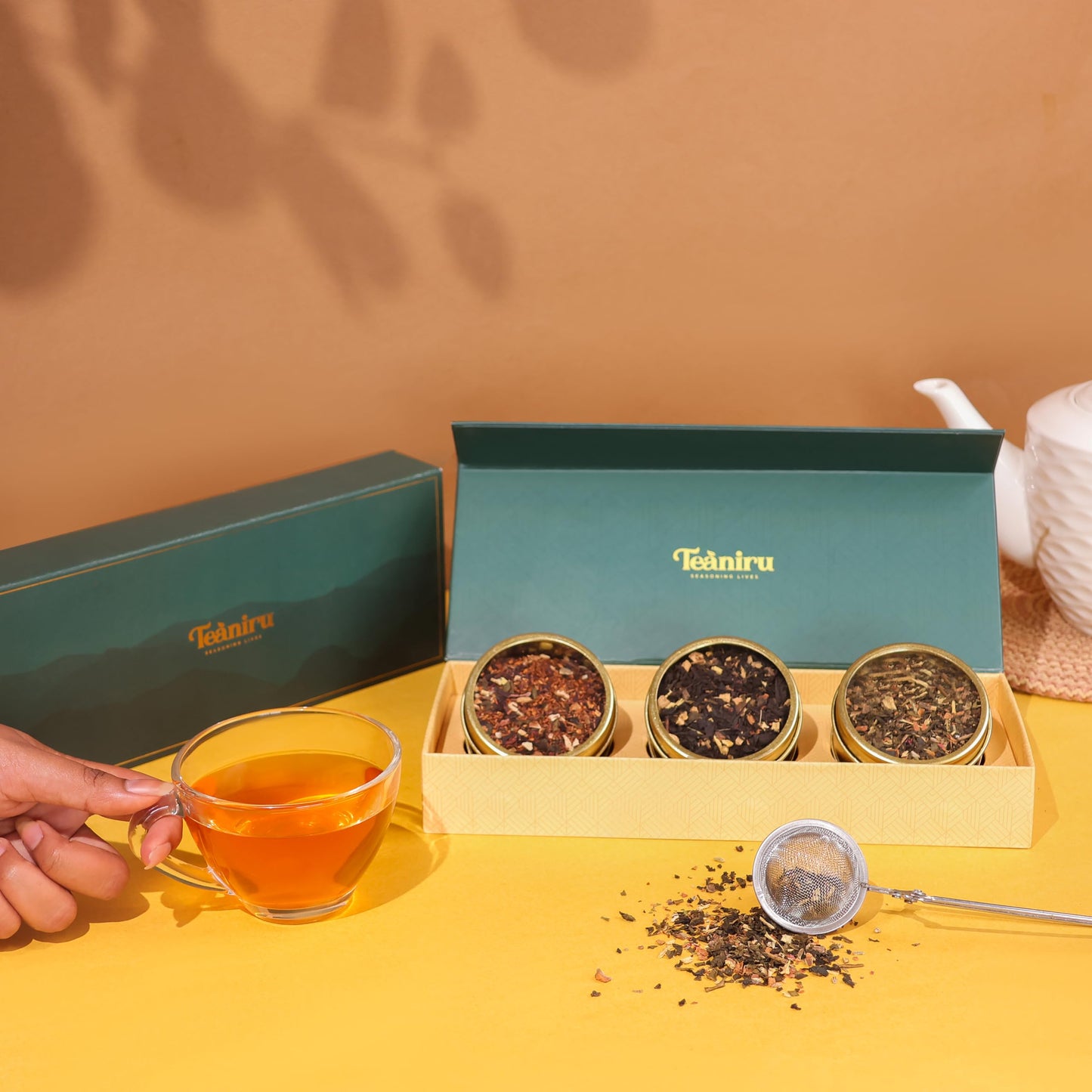 Teaniru Grandeur Tea Collection - Loose Leaf Tea Sampler Gift, 3 Flavors (Black, Herbal, Green), Pack of 40