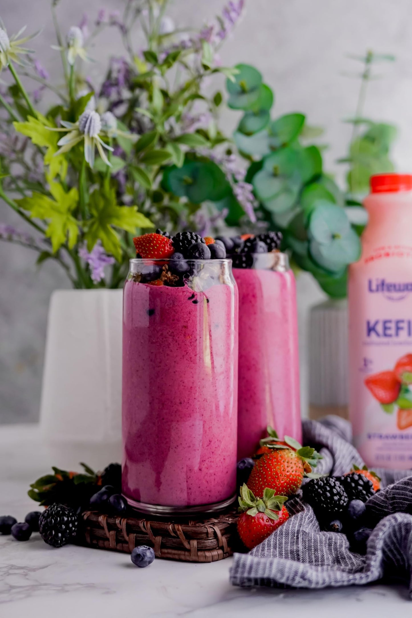 Lifeway Low Fat Kefir - 10g Protein, 12 Live Active Probiotic Cultures, Up to 99% Lactose Free, Gluten Free - Strawberry, 32 oz
