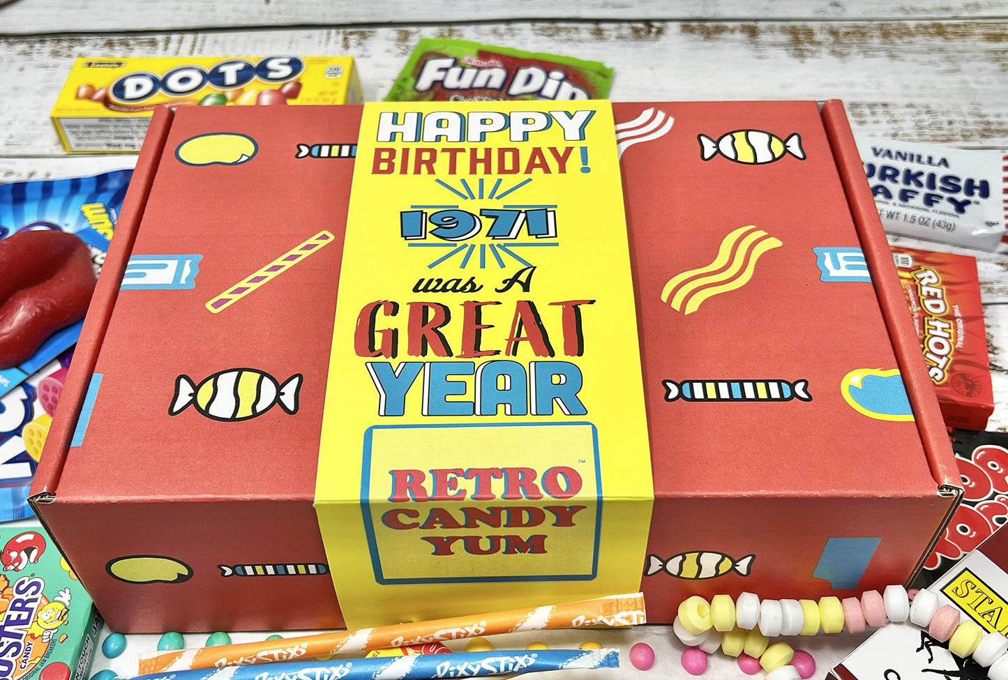 RETRO CANDY YUM Nostalgic Candy Mix Gift Box for 54th Birthday - 31 Piece Set