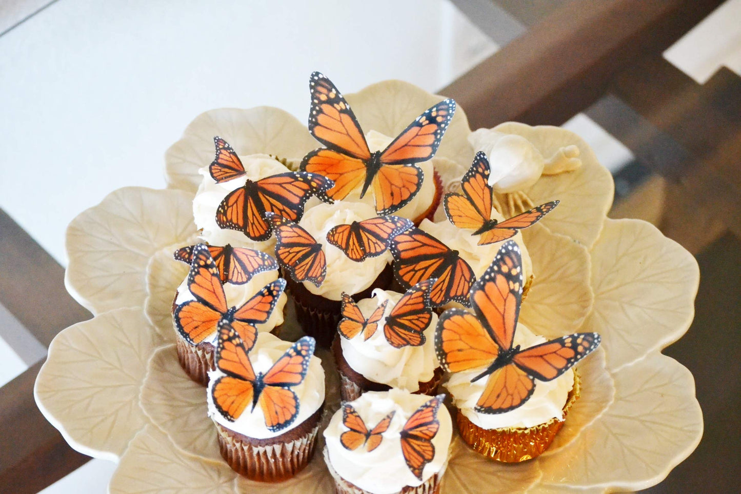 Sugar Robot Inc. Edible Butterflies Set of 15 - Wafer Cake & Cupcake Toppers - 4x0.05 - Orange Monarch Butterflies