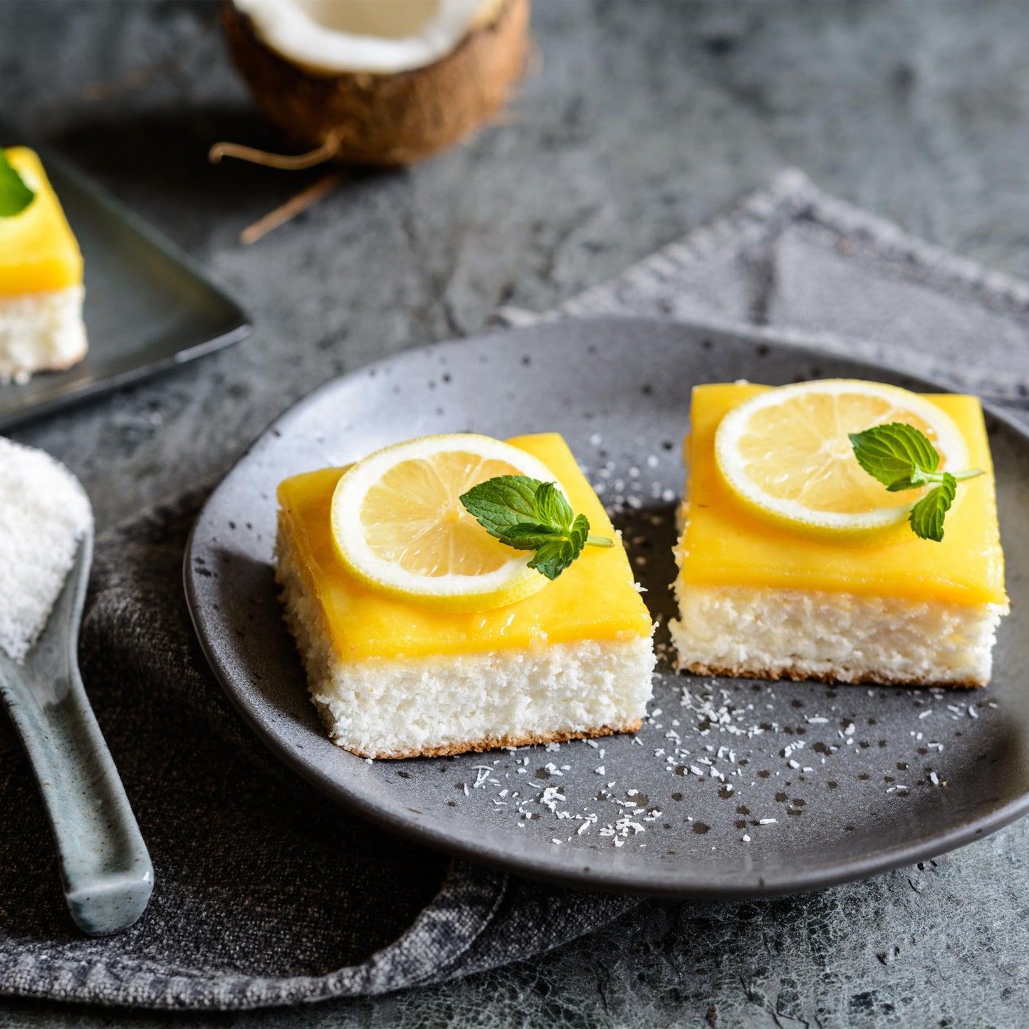 Yupik Desiccated Coconut, Fine, Unsweetened, 2.2 lb (35.2 oz), Gluten-Free, Kosher, Vegan, Finely Ground Dried Coconut, No Added