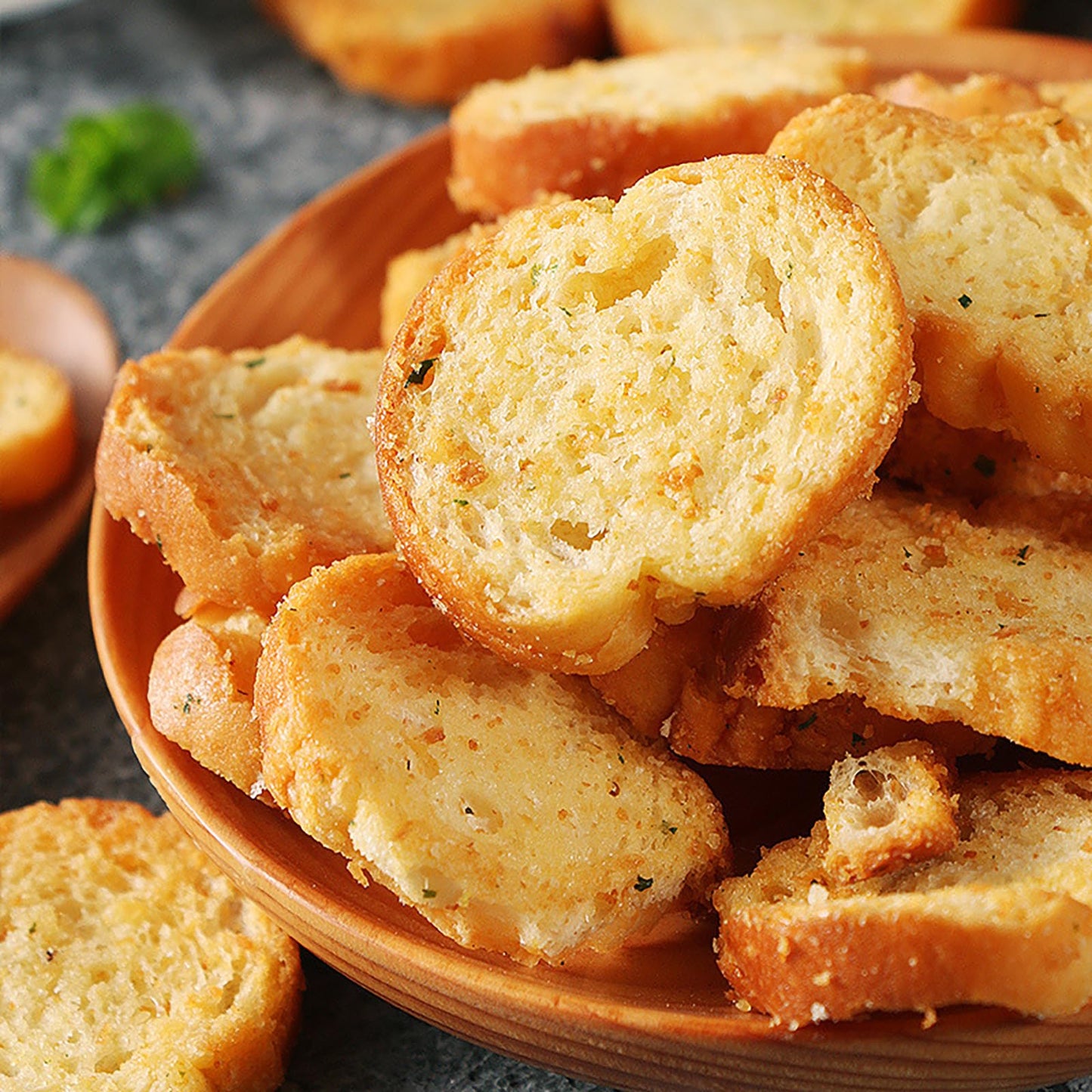 Bread slices 3.24oz garlic bread slices Salty snack Snacks Afternoon Tea Snacks Garlic cookies (92g/ bag)