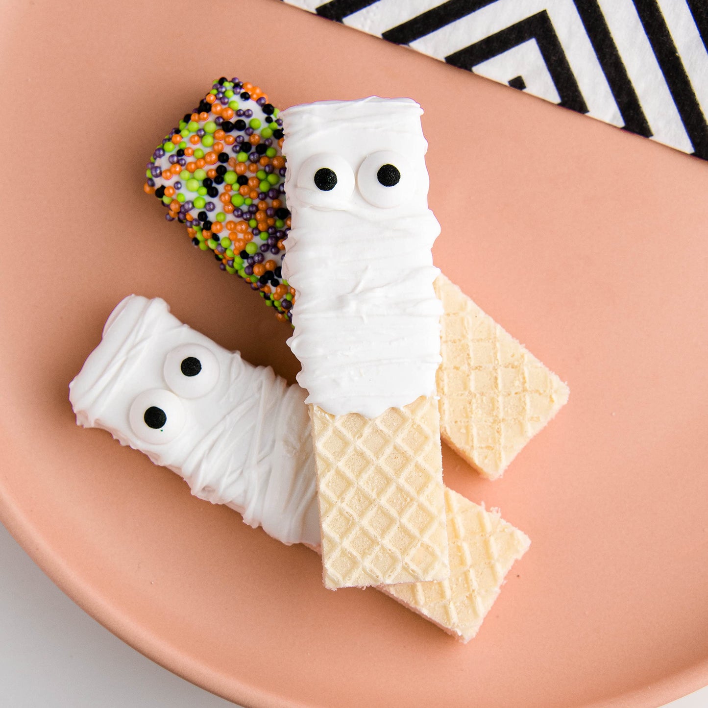 Sweets Indeed Bulk Candy Eyeballs, 300 Edible Eyes, Halloween Sprinkles, Perfect for Cake Decorations, Baking, Ice Cream, Cookie