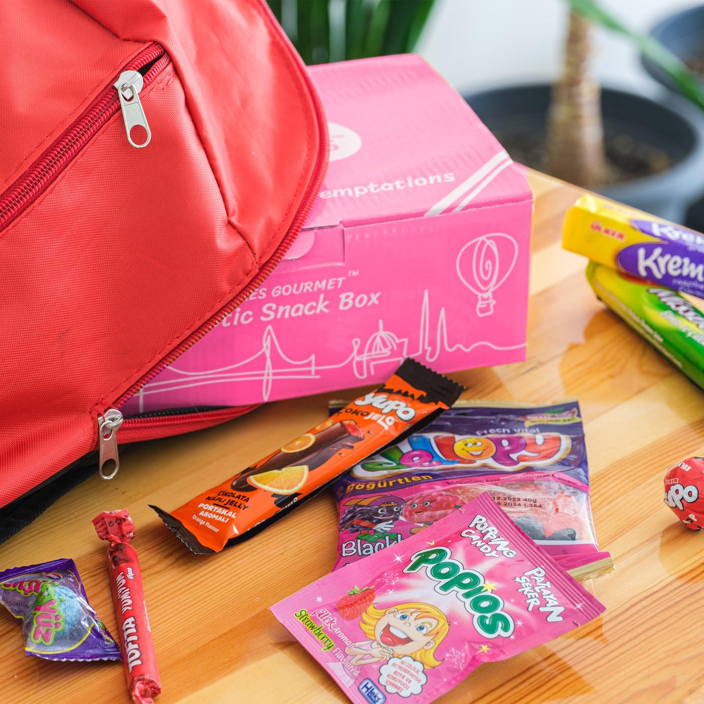 Candy Box From Around The World, Foreign Rare Unique Mystery Candy Gift Box, 40 Pcs Cool International Exotic Candy Snacks Varie