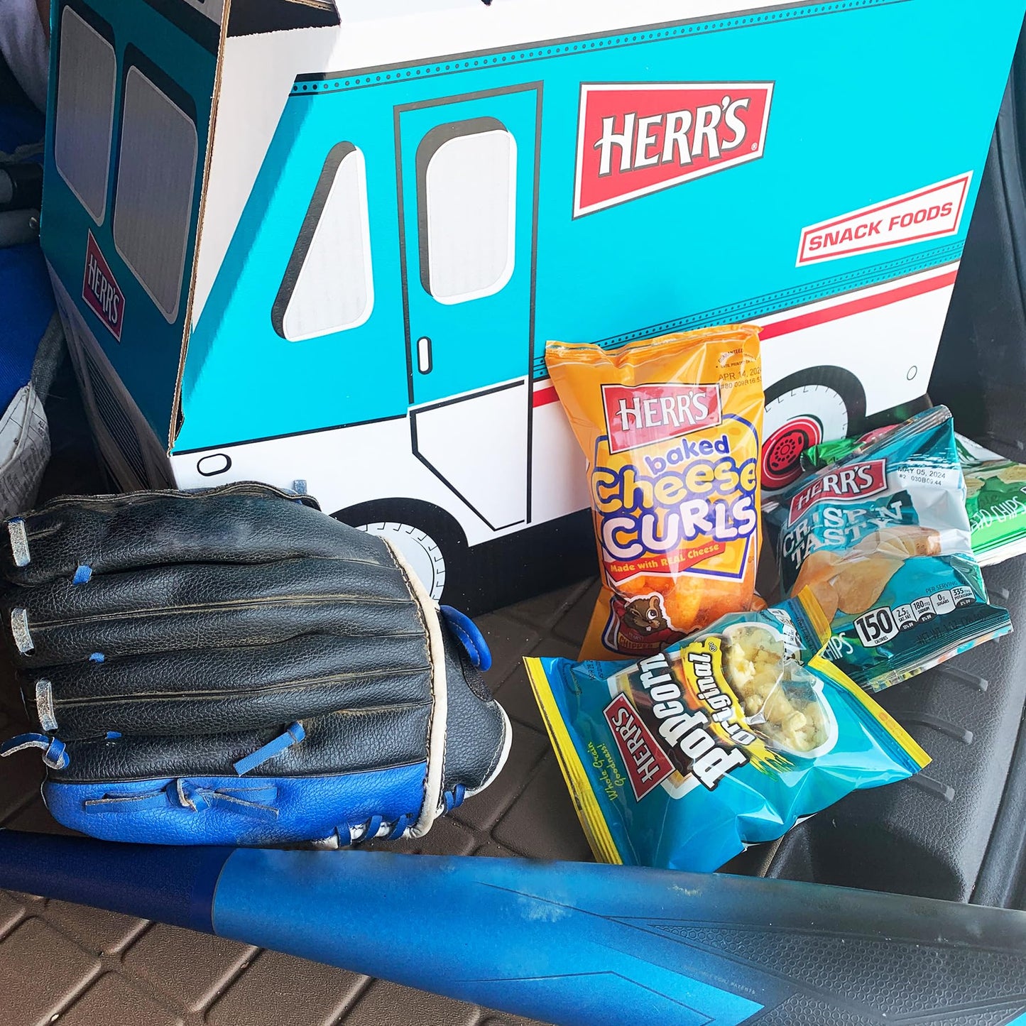 Herr'S Variety Snack Truck Box, Assorted Flavors, 42-Pack - Crisp 'N Tasty, Barbecue, Sour Cream & Onion Potato Chips, Cheese Cu