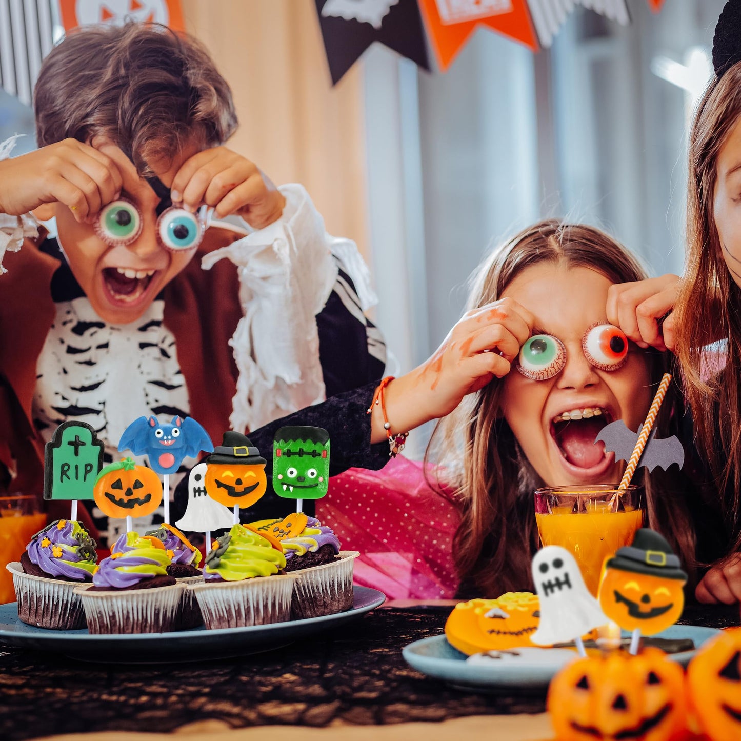 Auebriy Halloween Lollipop Suckers - 30 Pack Fruity Candy - Individually Wrapped - Colorful - Perfect for Trick or Treat and Party Favors