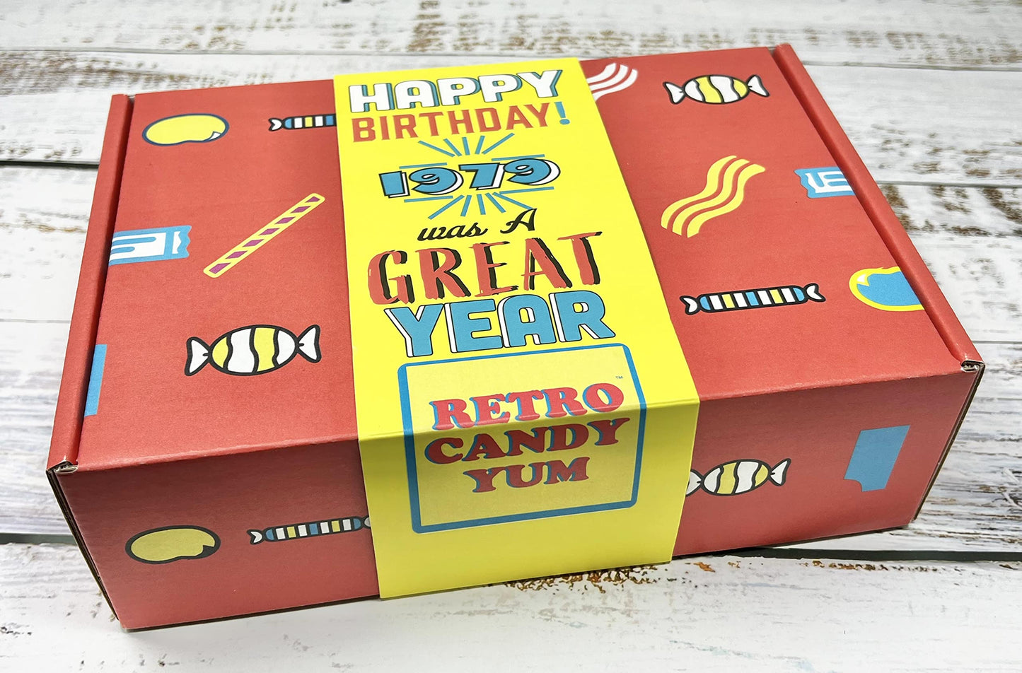 RETRO CANDY YUM Nostalgic Candy Assortment Gift Box - 32 Piece Set for 46th Birthday Celebrations, Perfect for Men and Women Born 1979