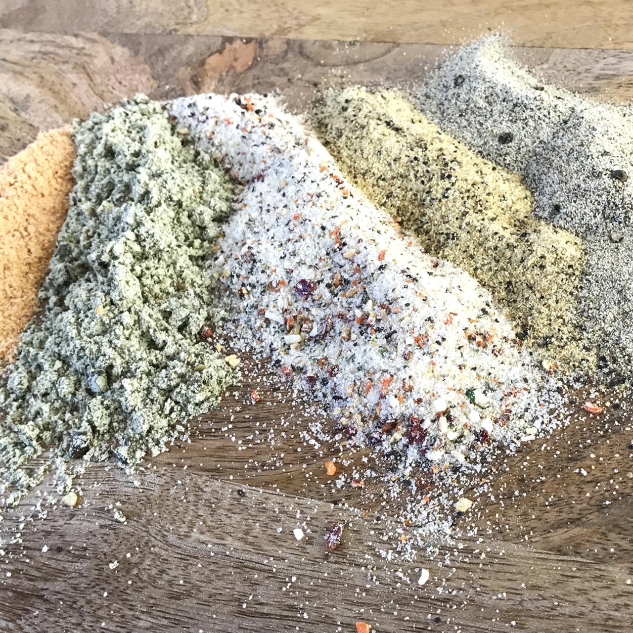 Hi Mountain Seasonings | Old Fashioned Bologna Seasoning Kit | Includes 10 Casings, Seasoning, Cure, & Simple-To-Follow Directio