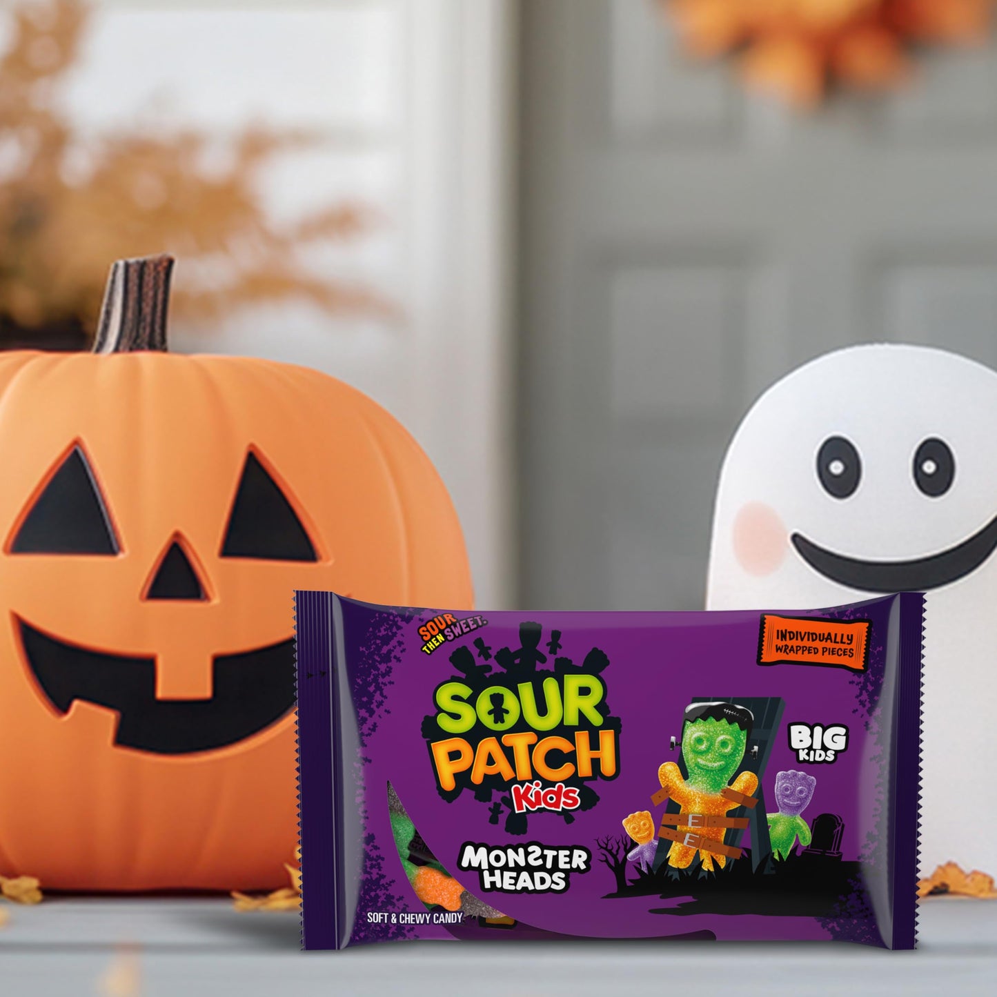 SOUR PATCH KIDS Big Kids Monster Heads Individually Wrapped Soft & Chewy Halloween Candy, 10 oz