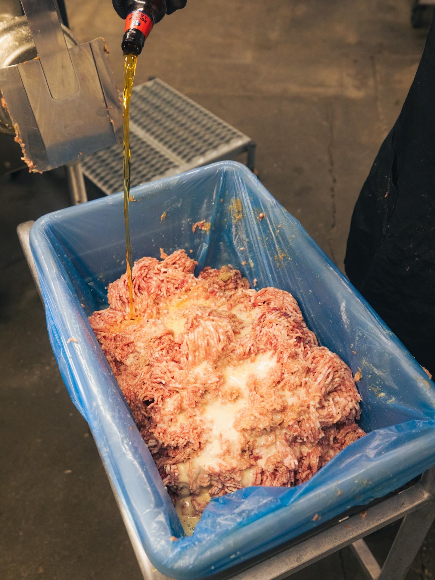 BEARDED BUTCHER malt-inspired BRATWURST DIY KIT - Includes Seasoning & Casings for 25 lbs of Meat - 24 Ounce Pack