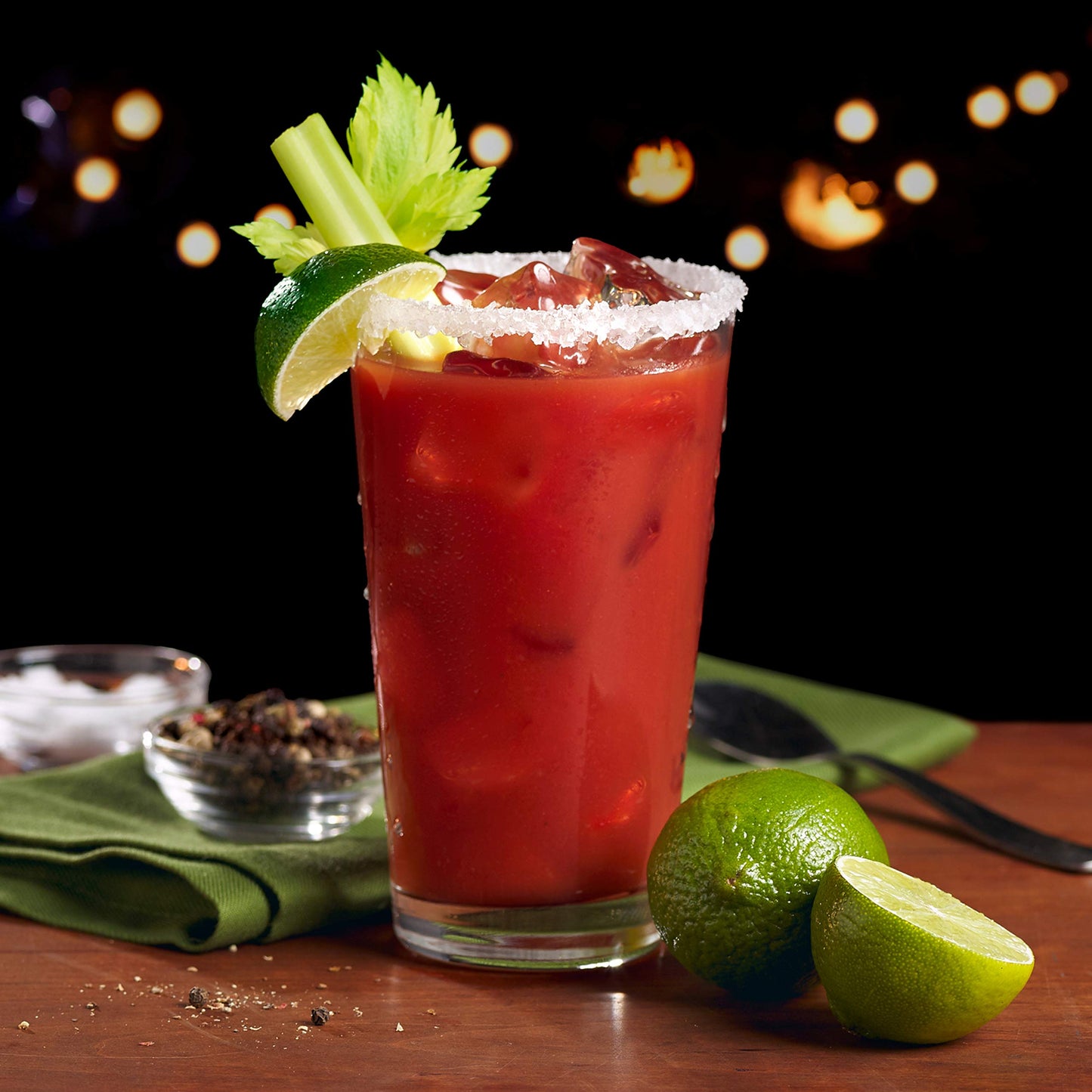 Mr & Mrs T Bold & Spicy Bloody Mary Mix, 1 L (Pack of 6), 33.8 Fl Oz, Spicy Bloody Mary Flavor