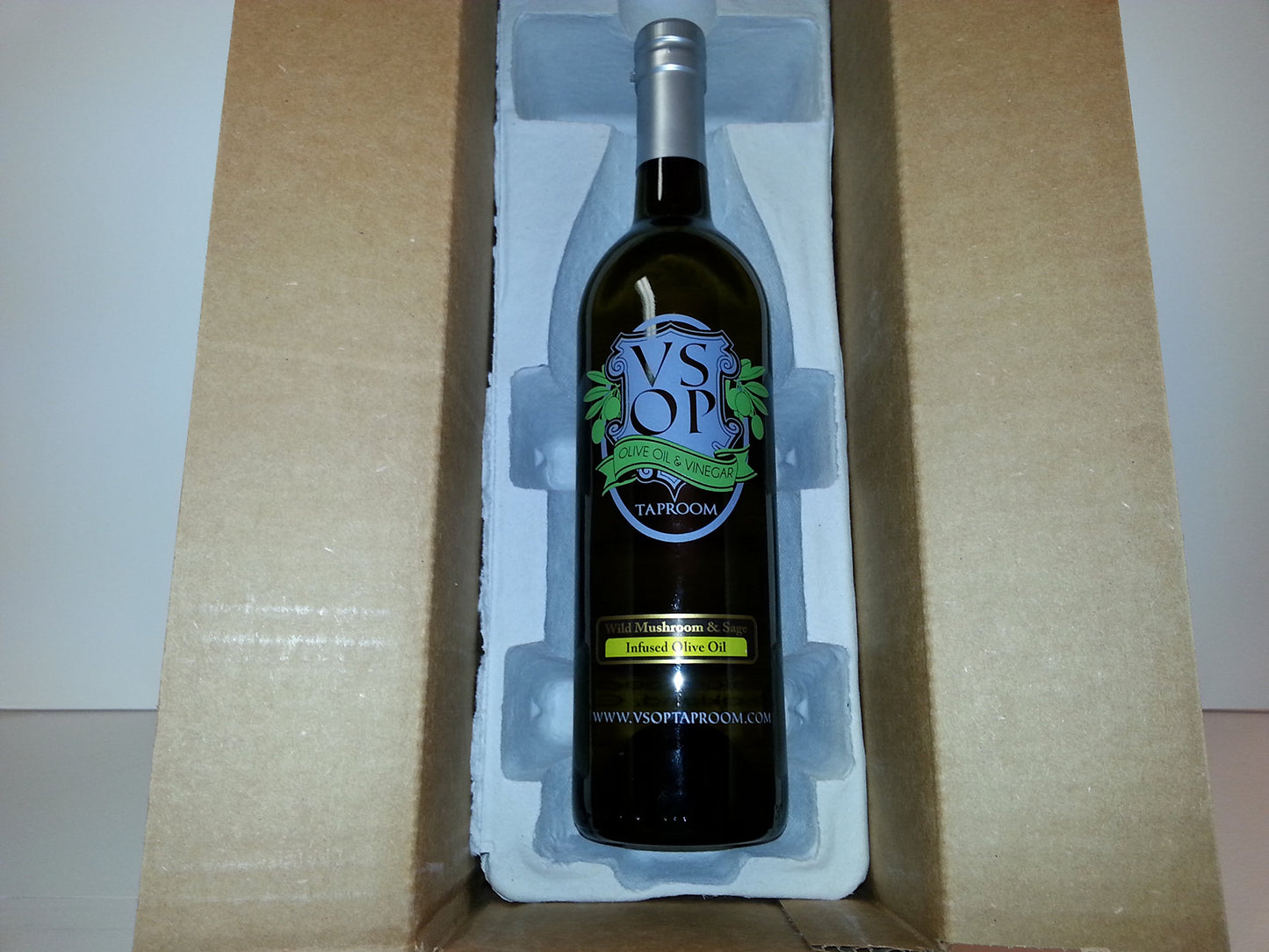 VSOP Organic Wild Mushroom & Sage Infused Extra Virgin Olive Oil, 750 ml / 25.36 oz