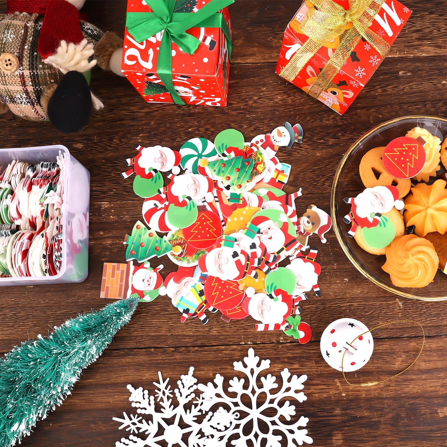 300Pcs Edible Christmas Cake Decorations, Edible Wafer Paper Christmas Cupcake Decorations Edible Christmas Cake Toppers For Xma