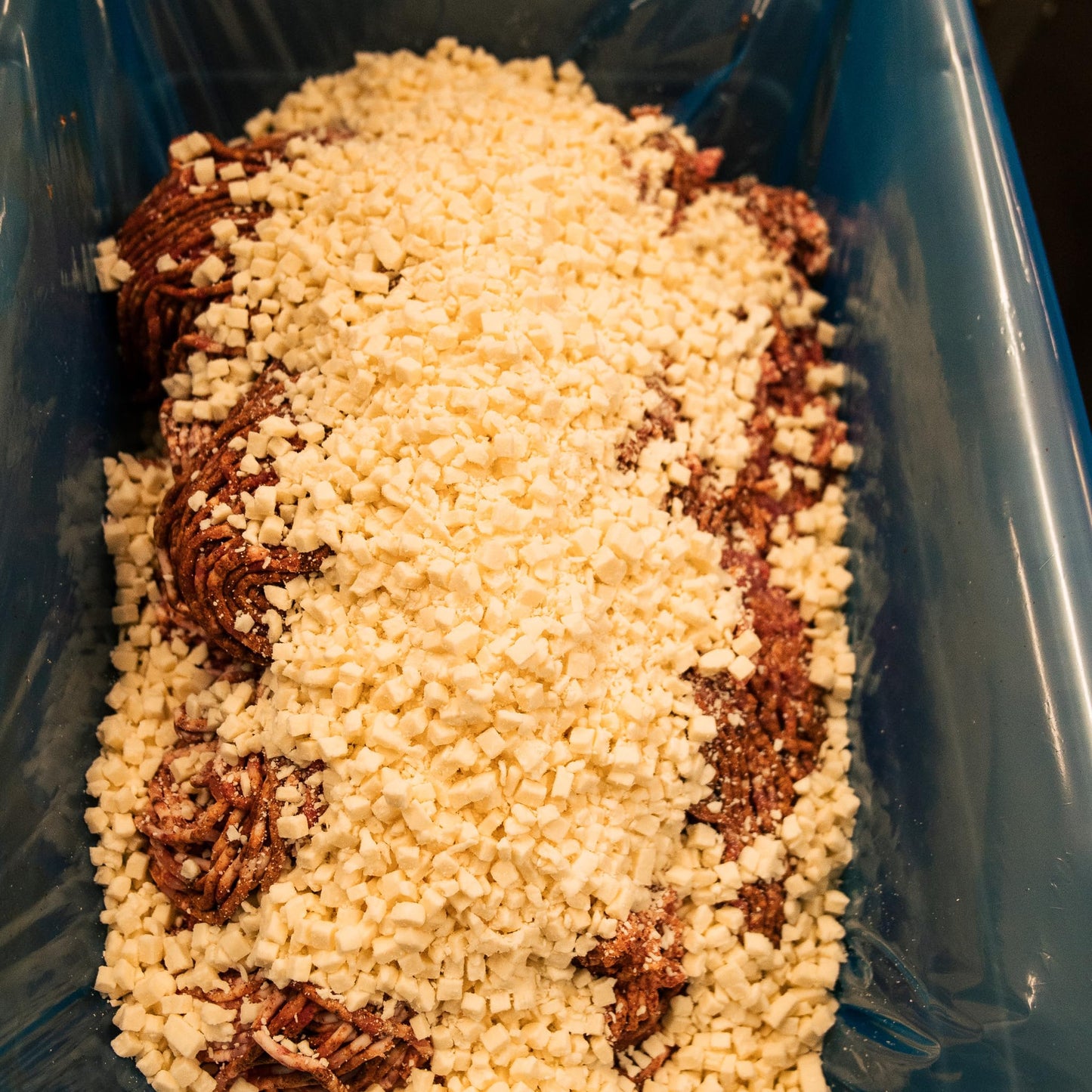 BEARDED BUTCHER BLEND SEASONING Pizza Bratwurst DIY Kit - Cheesy Flavor, Includes Seasoning, Mozzarella Cheese, 66 oz (Pack of 1)