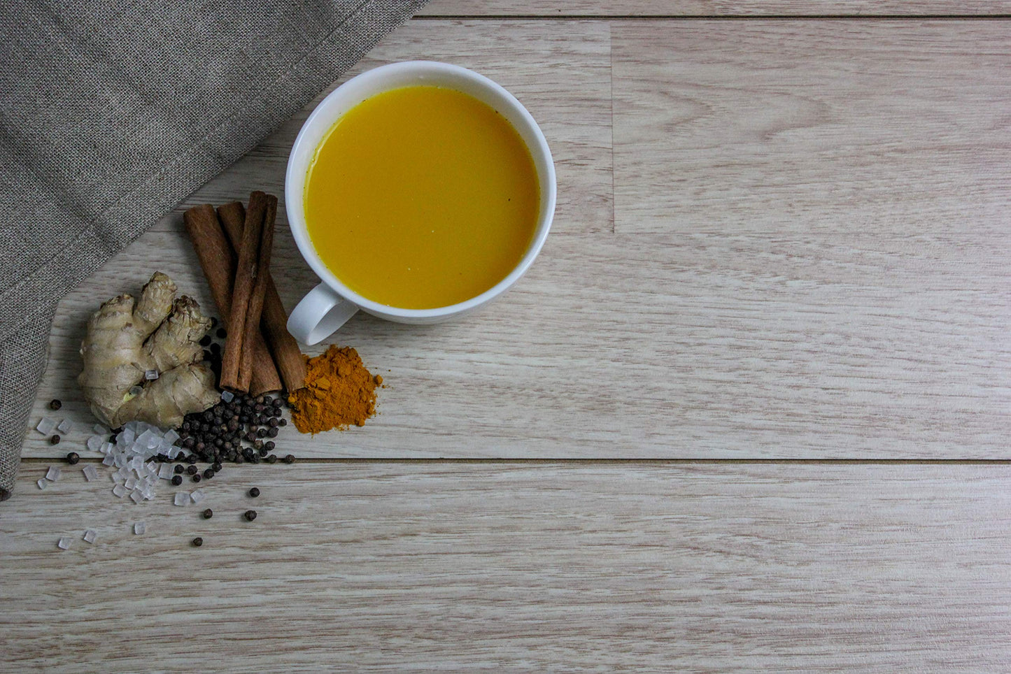 Pride Of India Turmeric Chai Latte Powder - Instant Golden Milk - 8.82oz Jar - Caffeine-Free - Makes 20-25 Cups