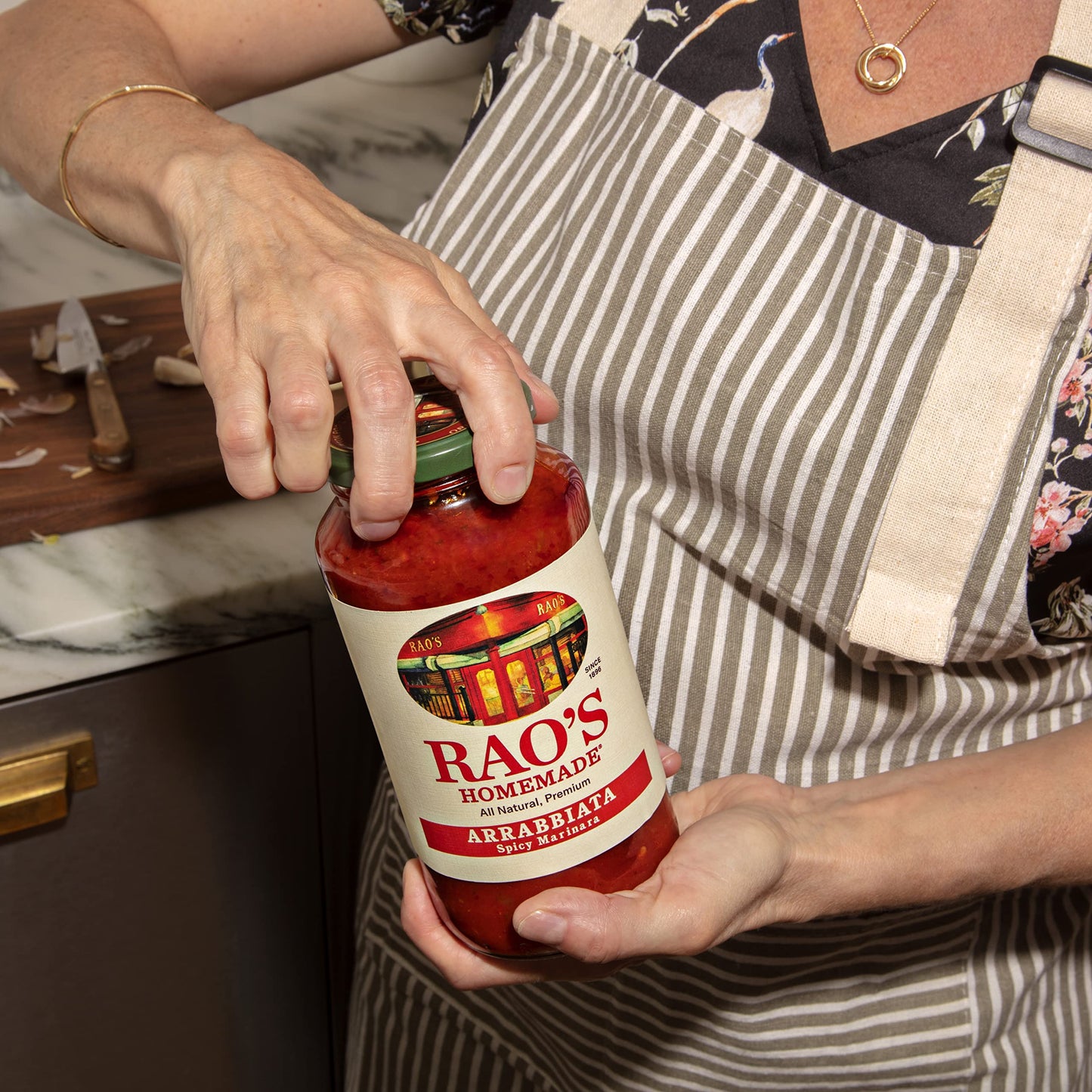 Rao's Homemade Arrabbiata Sauce, 32 oz, Tomato Sauce, All Purpose, Keto Friendly Pasta Sauce, Premium Quality Tomatoes from Ital