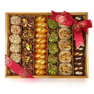 Premium Natural Dried Fruits And Nuts Basket Gourmet Snack Arrangement For Gift And You (800 Gr/28.2 Oz)