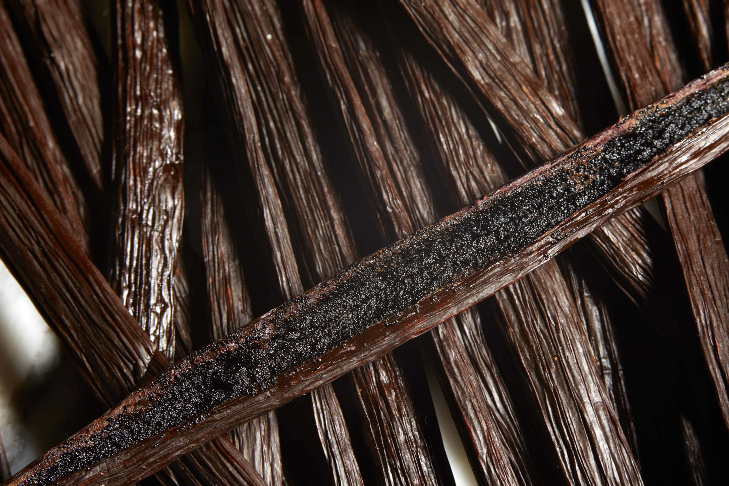 Kiddu Premium Soft Vanilla Beans - Grade A/B, Whole Beans, 5-7 inches, Ideal for Extract and Everyday Use